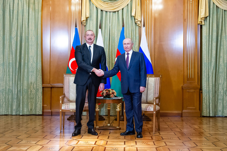 Алиев поблагодарил Путина за усилия Москвы в нормализации отношений Баку и Еревана
