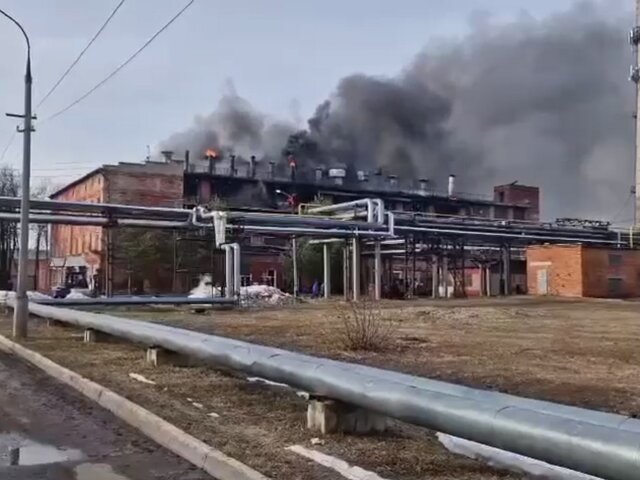 Открытое горение ликвидировано в цеху завода «Электроизолит» в Подмосковье
