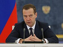 Медведев: импорт продуктов упал за 3 года в 1,7 раза