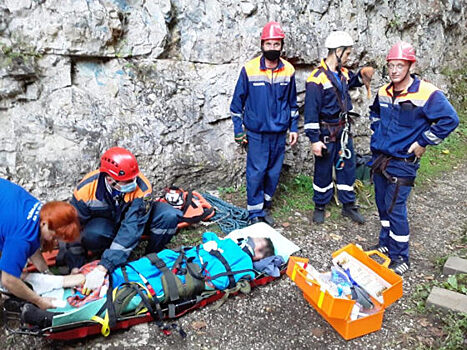 На Кубани 13-летний школьник упал со скалы во время экскурсии
