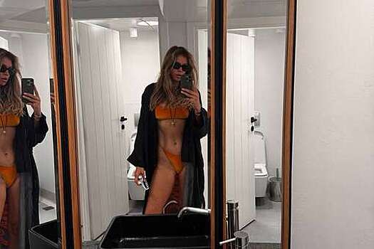 Певица Вера Брежнева снялась в бикини