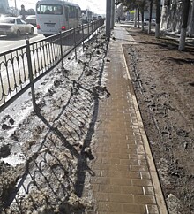 Ростовчане пожаловались на скользкие и неубранные тротуары