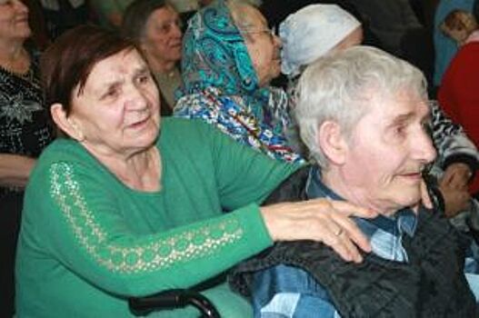 В Югре с пожилыми людьми работает врач-гериатр