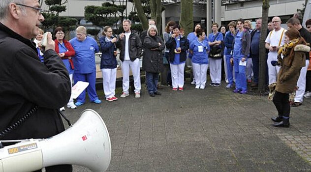 50 сотрудников больницы провели акцию протеста
