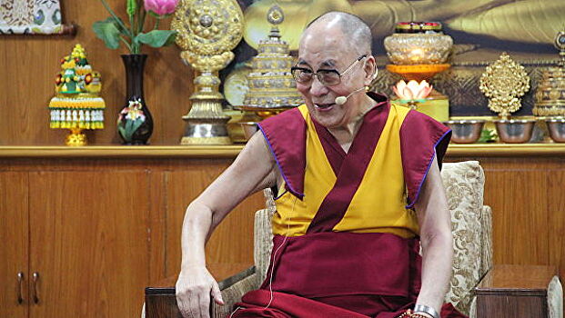Далай-лама призвал дать детям беженцев возможность получать образование