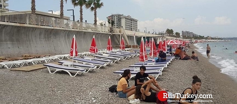 Жители Анталии протестуют против ситуации на пляже Коньяалты