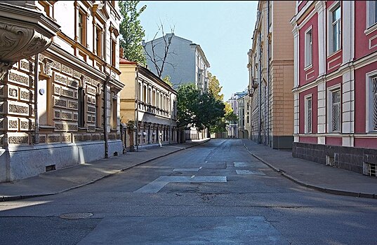 Там в переулочках, где Чистые пруды: улица Жуковского и ее обитатели