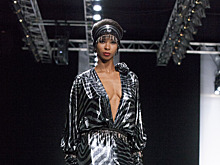 Рукава фонарики, гипертрофированные плечи и другие тренды 80-ых на показе Julia Dalakian