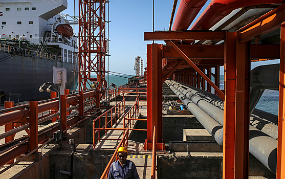«Спасательный круг»: «Роснефть» осталась последним крупным поставщиком топлива в Венесуэлу
