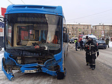 Пострадали шофер и пассажир: автобус устроил массовое ДТП в Новокузнецке