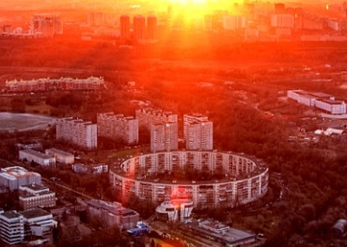 Как в Москве появились круглые многоэтажки