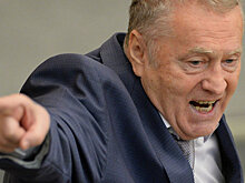 Госдуму попросили запретить изображать георгиевскую ленту на бутылках с водкой