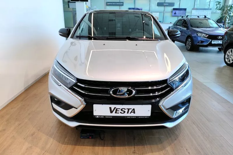 Новости автомира: АвтоВАЗ начнет выпуск новой Lada Vesta с бедных версий
