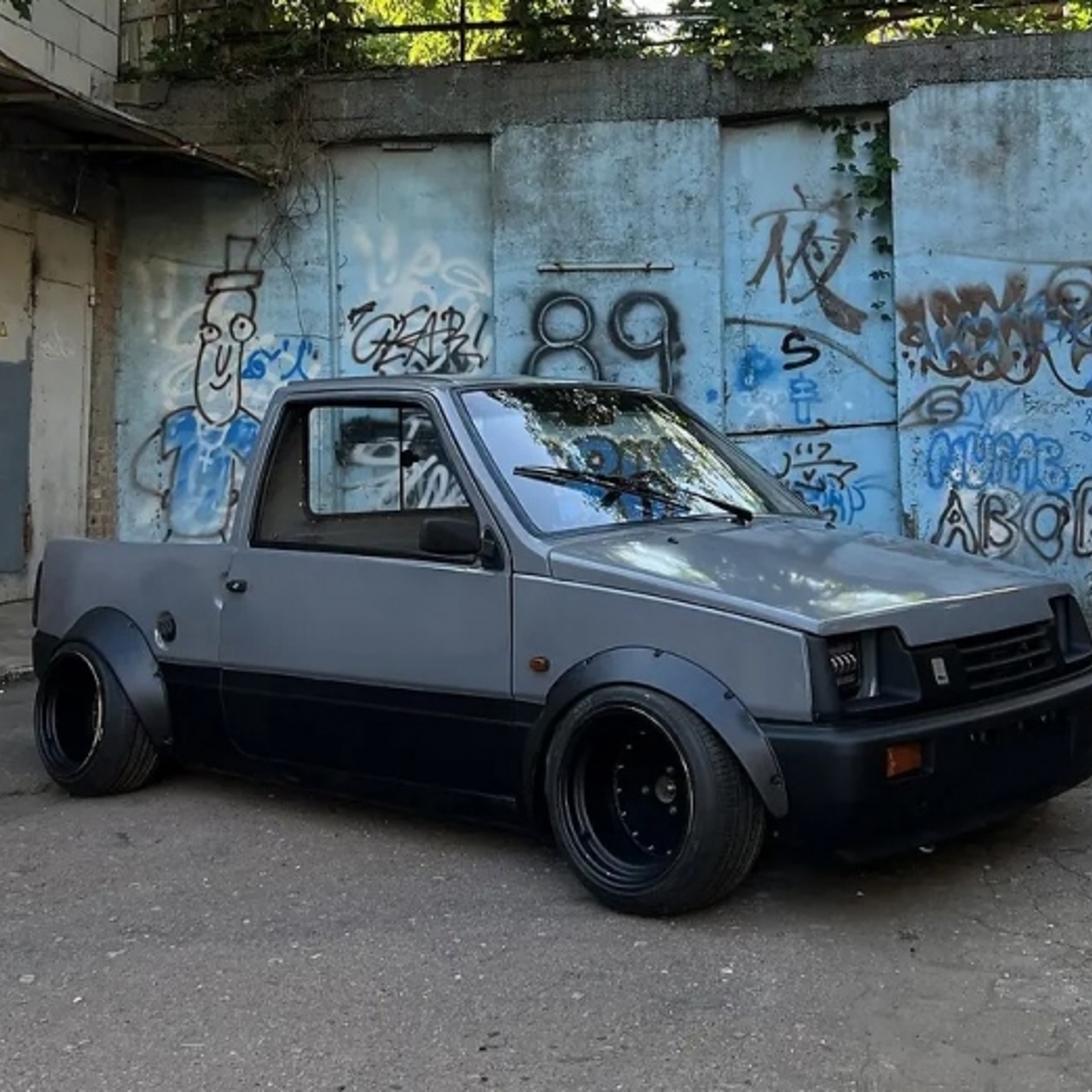 Кеңселері бар хатшы кеңседе бастықты қудалайды