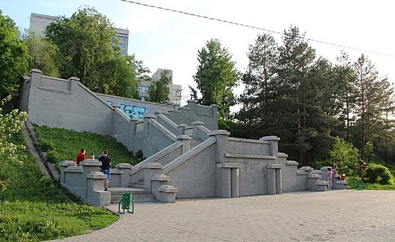 Лестницу у Ленинского сада отреставрируют до конца года