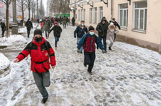 В России могут ввести уголовное наказание за вовлечение подростков в незаконные акции