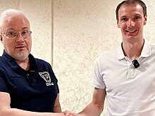 Александров подписал контракт с «Сочи» на один день. Клуб поднимет именной свитер экс-защитника под своды арены