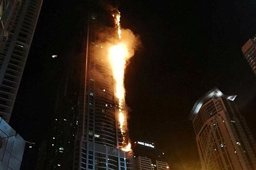 Небоскреб в Дубае горел как факел