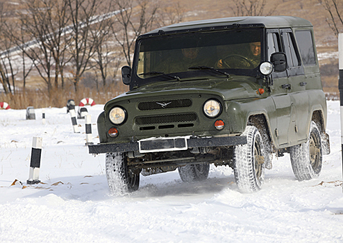 Водители разведывательных подразделений ВВО в Забайкалье совершенствуют навыки экстремального вождения