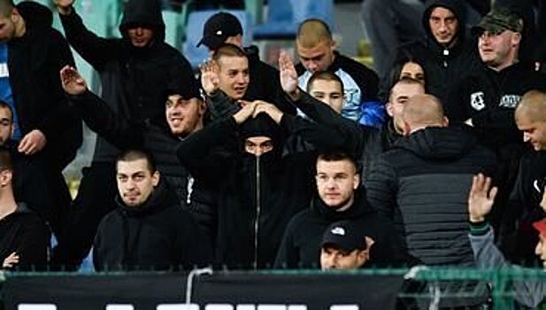 Балаков прокомментировал расистские выкрики фанатов в матче Болгария – Англия