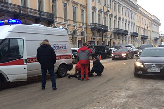 Суд огласил приговор напавшему с ножом на водителя "скорой" в Петербурге