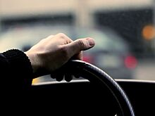 В Забайкалье мужчина угнал такси, когда водитель вышел на заправке