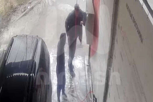 Mash: водитель аппарата губернатора Нижегородской области разбил монитор на автомойке