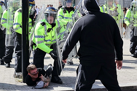 Захарова призвала власти Британии воздержаться от насилия на протестах