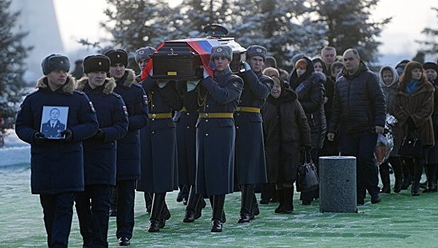 Под Брянском похоронили погибших при крушении Ту-154 артистов