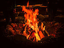 В Липецке мужчина вспыхнул, пытаясь развести костер