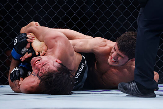 Евлоев одолел Лопеса и одержал 7-ю победу кряду в UFC