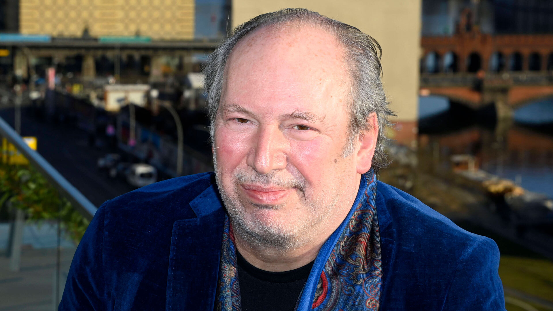 Ханс Циммер на пресс-конференции, посвященной презентации Hans Zimmer Live - Europe Tour, 8 марта 2022 года