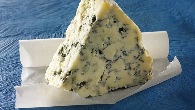 Росконтроль отчитался о проверке сыра с плесенью в России