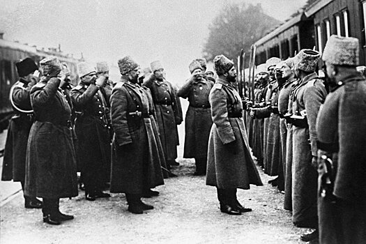 Русской армией на Первой мировой командовали генералы, прапорщик и "штафирка"