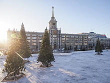 Работу катка на главной площади Екатеринбурга продлили до весны: всем понравилось
