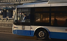 «Заложница транспортного коллапса»: девушку заперли в троллейбусе на полчаса