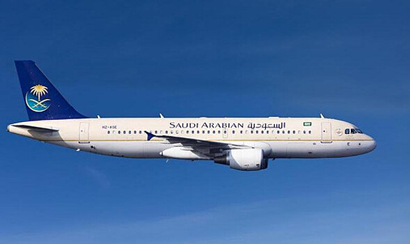 СМИ: саудовский самолет вернулся в аэропорт из-за забытого ребенка