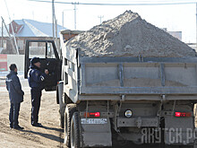 В Якутске оштрафовали водителей грузовиков, не укрывающих сыпучие грузы пологом