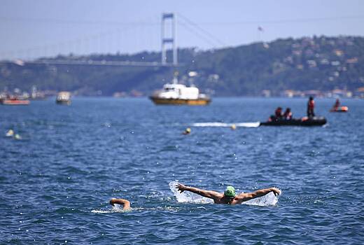 Жена пропавшего в Босфоре пловца обратилась за помощью к российским туристам
