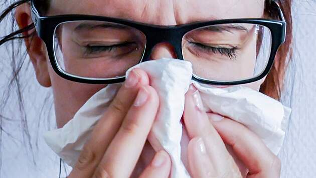 «Самый серьезный ущерб здоровью». В РФ растет заболеваемость гриппом H1N1