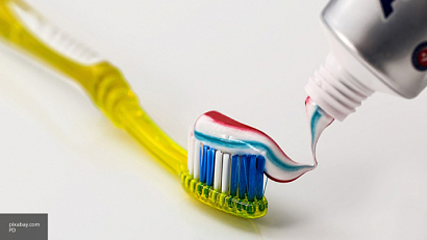 Ученые: зубная паста "убивает" здоровье человека
