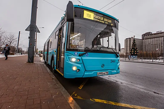 Более 7 млрд руб. Смольный потратит на покупку автобусов для Петербурга