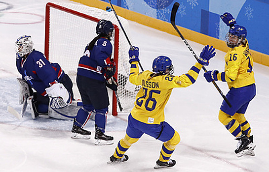 Хоккеистки объединенной сборной Кореи проиграли шведкам в матче группового этапа на ОИ