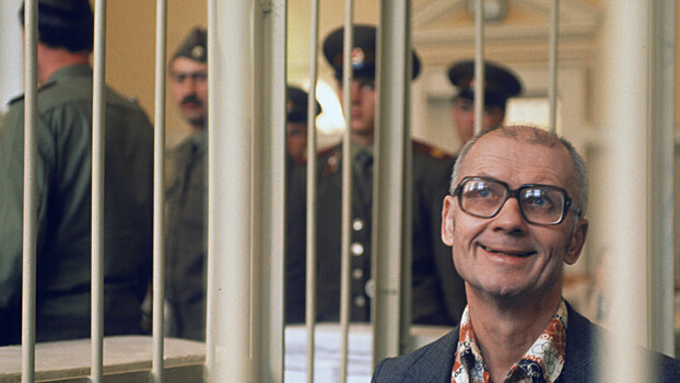 Что произошло в мире 20 ноября: арест Чикатило и битва за Тараву