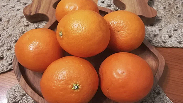 Жителям Салехарда бесплатно раздали 70 килограммов мандаринов