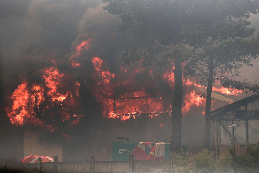 Лесной пожар в Чили достиг города Винья-дель-Мар