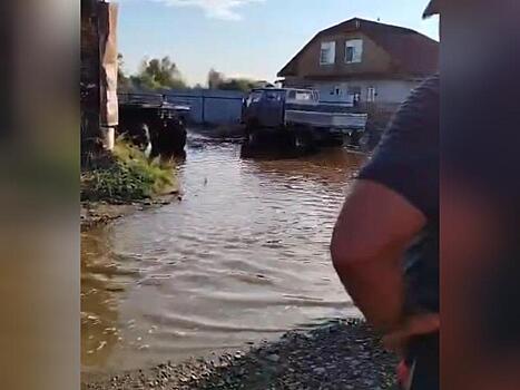 Вода подошла к дачным кооперативам в Каштаке
