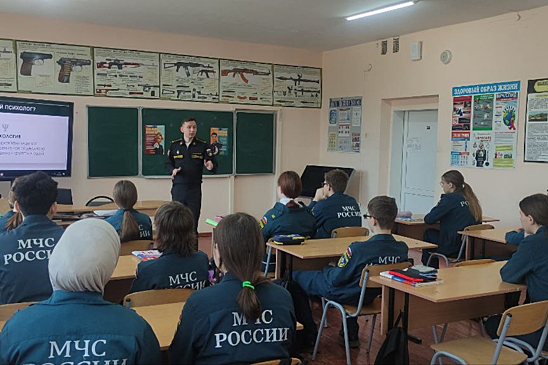 Психологи Черноморского флота провели мероприятия профориентации для учащихся в Крыму