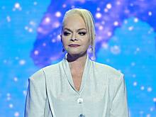 Друг Долиной объяснил отсутствие певицы на заседаниях суда