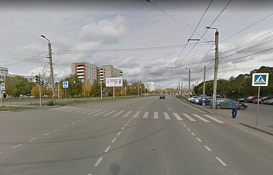 «Отключили за долги?»: на оживлённом перекрёстке в Челябинске вторую неделю не работают светофоры